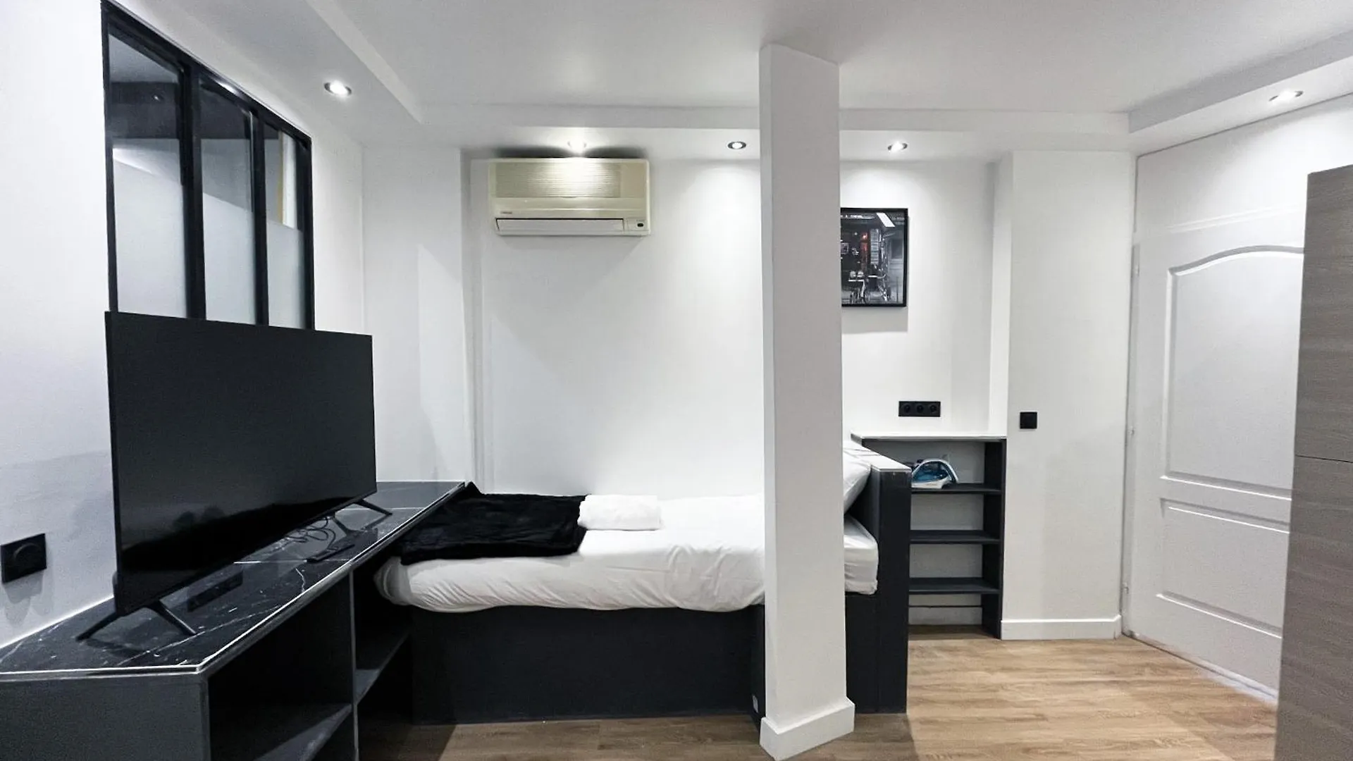 Urban Flat 173 - Charming Flat Atelier Gaite Montparnasse Apartment Paris